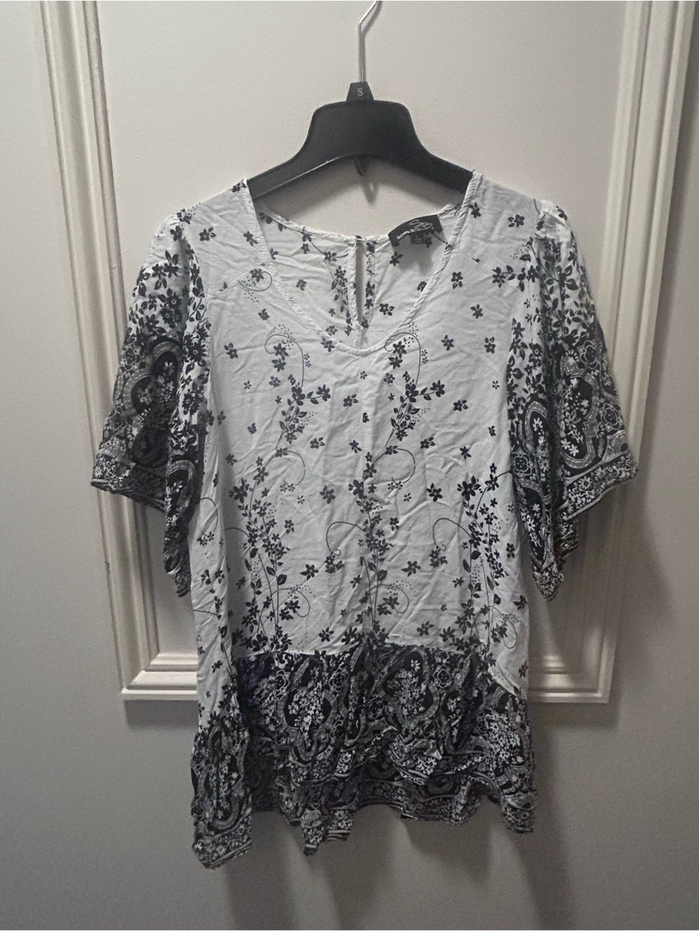 Suzanne Betro Black and White Floral Tunic Blouse